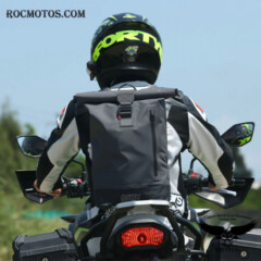 backpack-motocicleta-bolsa-seca-30-litros-Osah-motociclista-gris.jpg